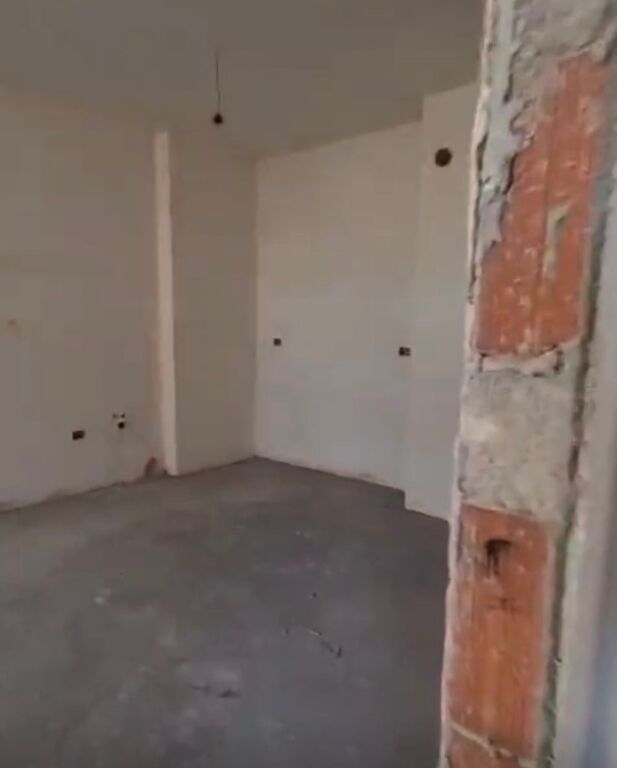 Appartamento 1+1 in vendita a Paskuqan vicino a Rez Shehu