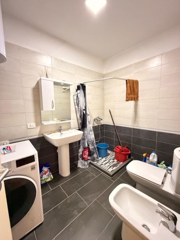 Shitet Apartament 3+1+2 - Ish Fabrika e Bukës, Durrës