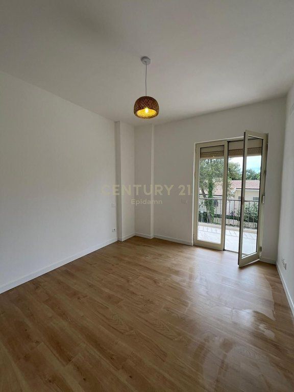 APARTAMENT 2+1 PER SHITJE, GOLEM !!