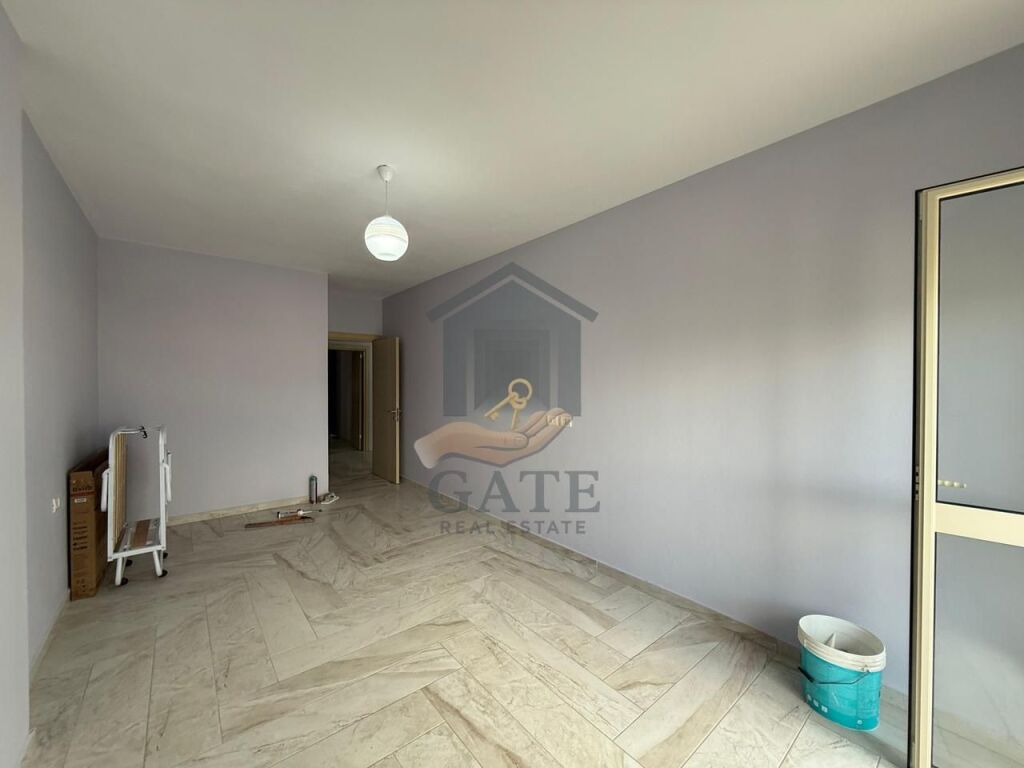 Jepet me qira apartament 2+1 me 2 tualete në zonën Spitalit, prane Pernocës   