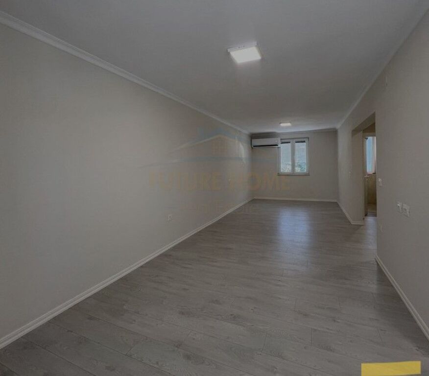 Qera, Ambient Zyre, 21 Dhjetori