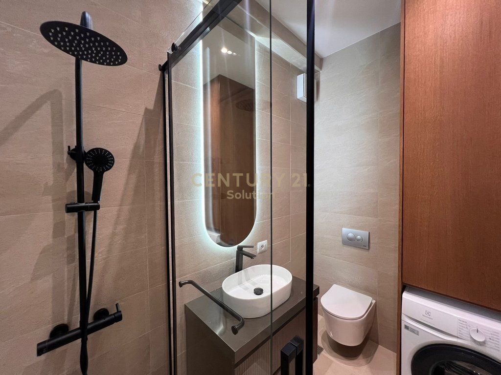 APARTAMENT 1+1 PER SHITJE PRANE PALLATIT ME SHIGJETA ! 155,000 €