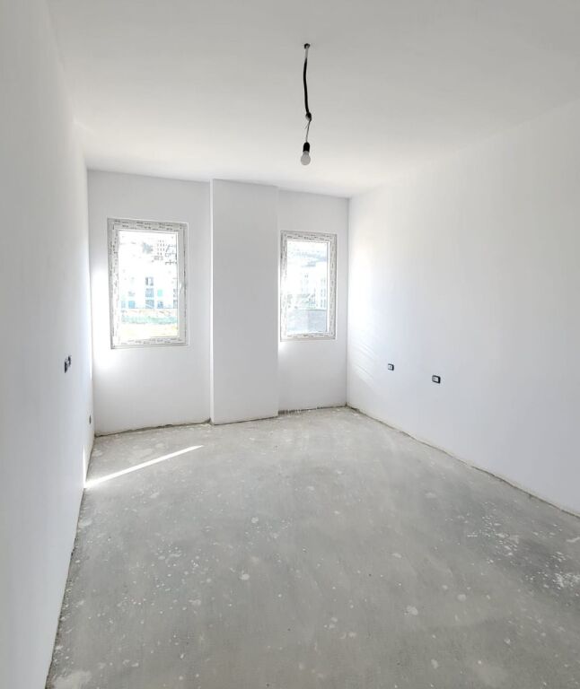 Shitet Apartament 2+1 në Fresk