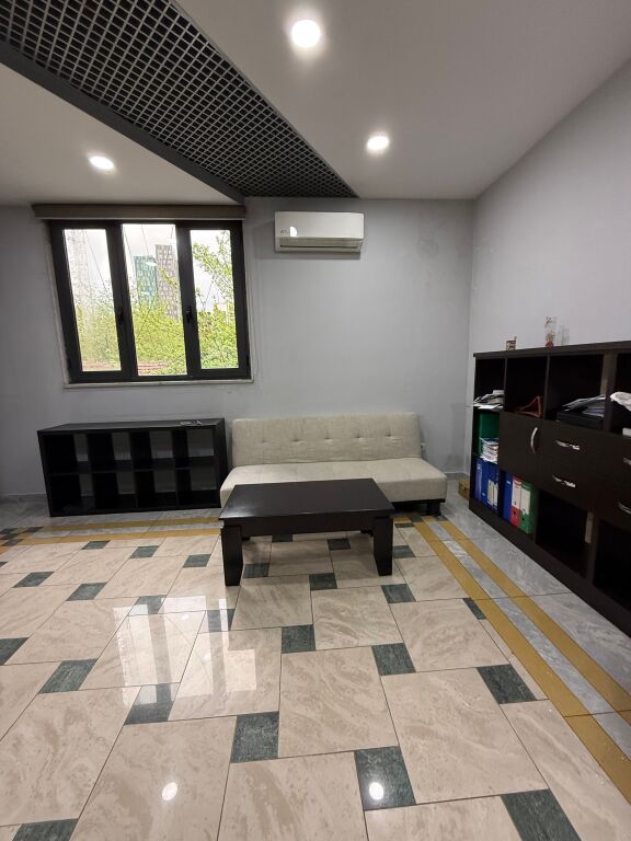 Jepet me Qera zyre ne Qender