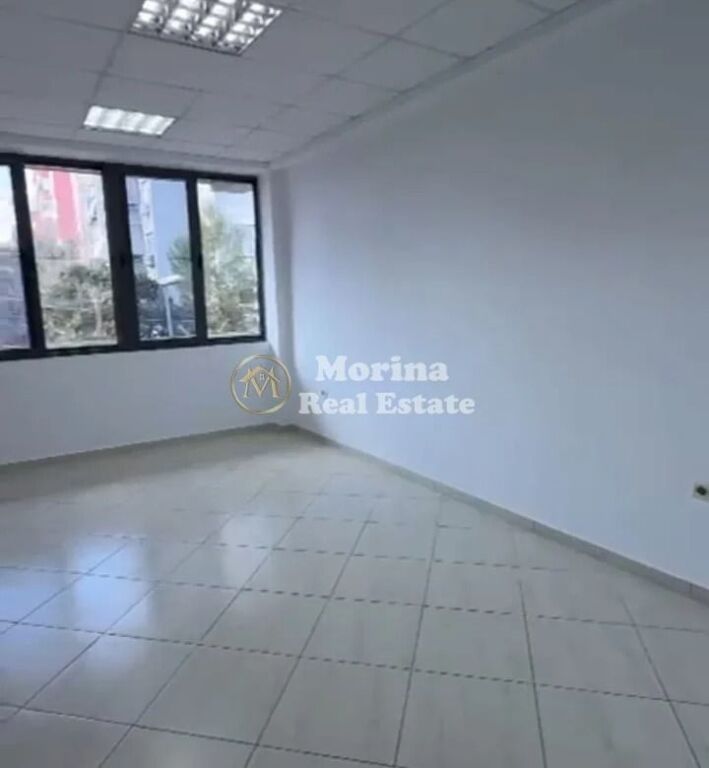 Qera | Ambjent Biznesi | Rruga Dritan Hoxha | 1500 €/muaj