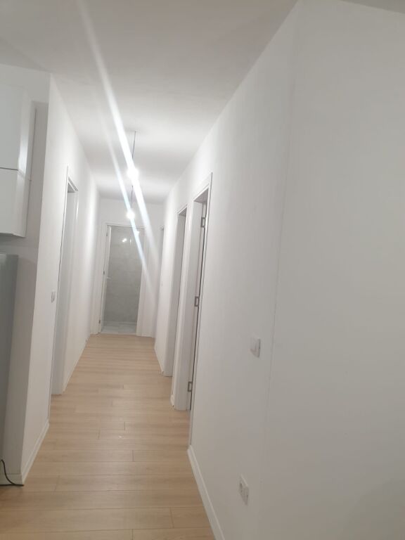 Apartament 3+1 per qera ne Kombinat !