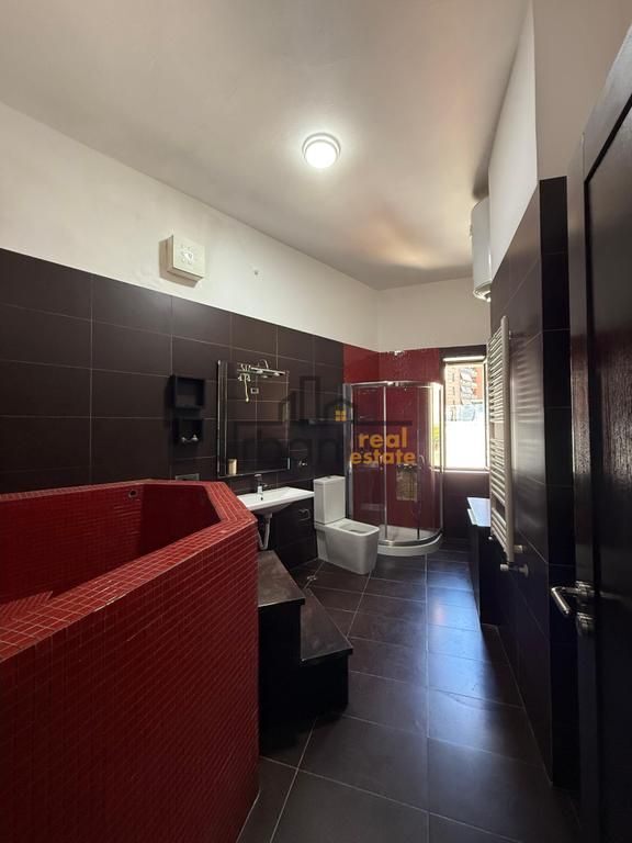 Qera, Apartament 2+1+2, Rruga Barrikadave, Tiranë - 1200€ | 120 m²