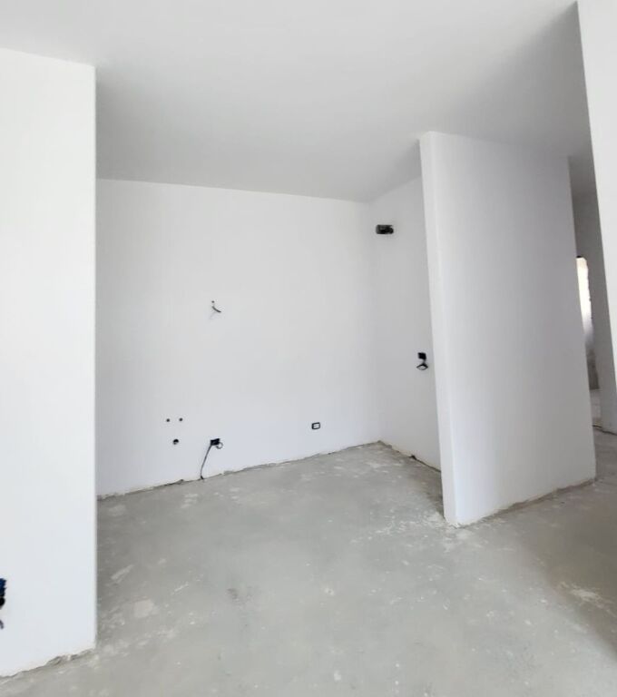 Shitet Apartament 2+1 në Fresk