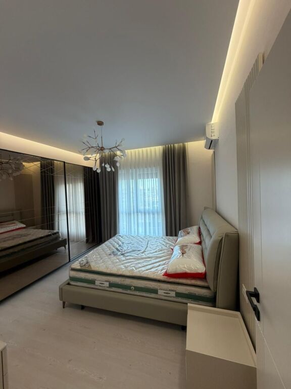 Apartament 1+1 me qira + 2 poste parkimi – Xhamllik