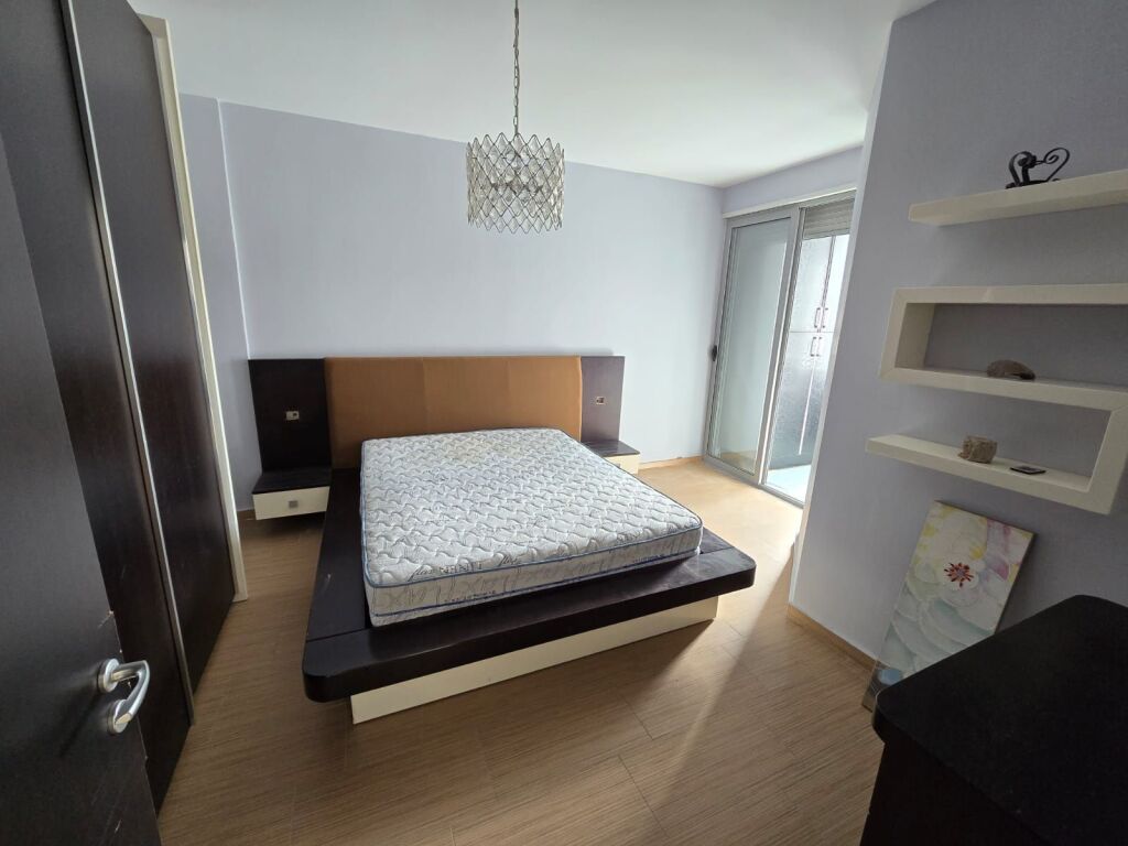 Apartament 2+1+2 në shitje, ideal për banim familjar ose investim.