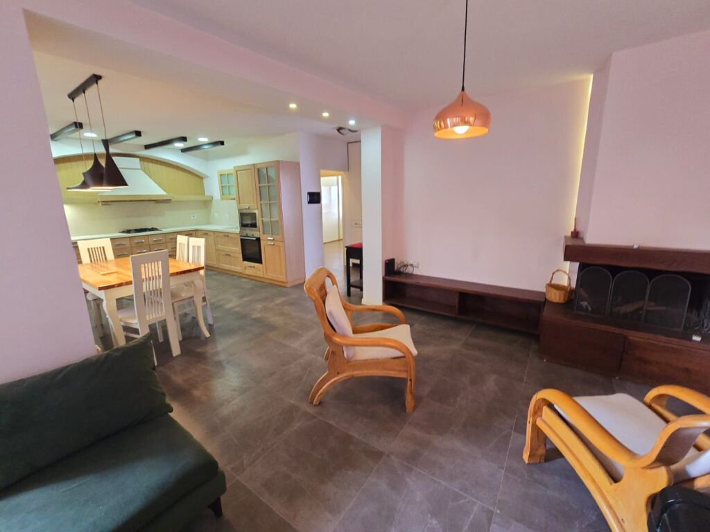 APARTAMENT DUBLEX 2+1 +2 PER SHITJE PRANE ISH RAJONIT