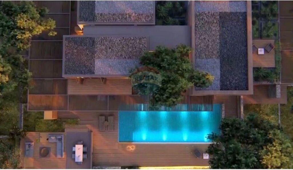 COMPLESSO LURA 5, VENDIAMO VILLA DI LUSSO CON PISCINA