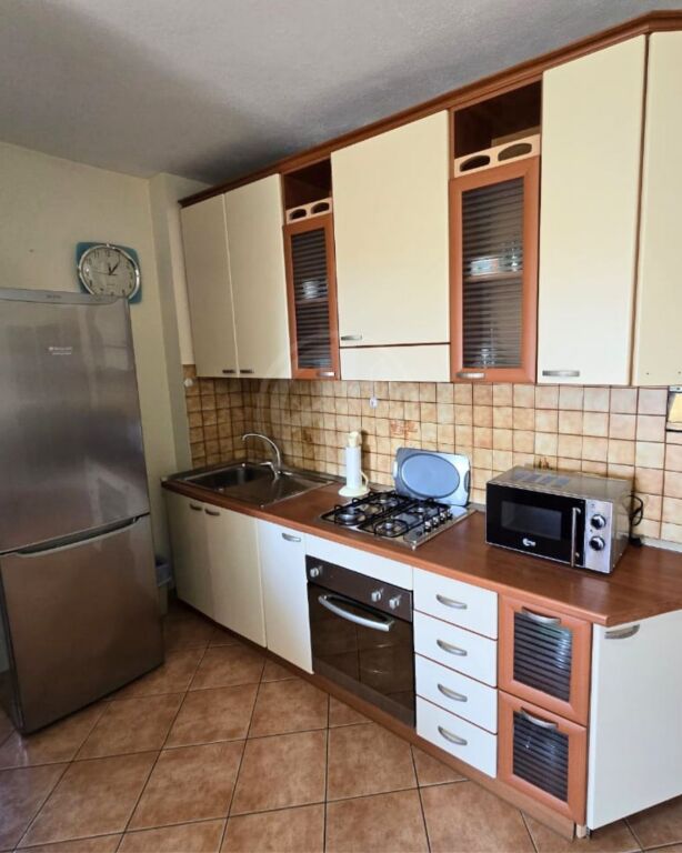 Jepet me Qira Apartament 1+1 – Plazh, Durrës 🌅