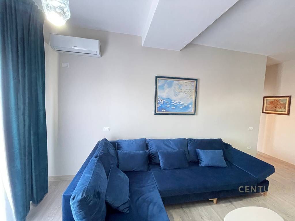 JEPET APARTAMENT ME QIRA NË XHAMLLIK 600 € /Mua