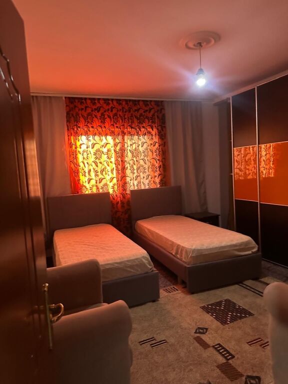 Jepet apartament me qera