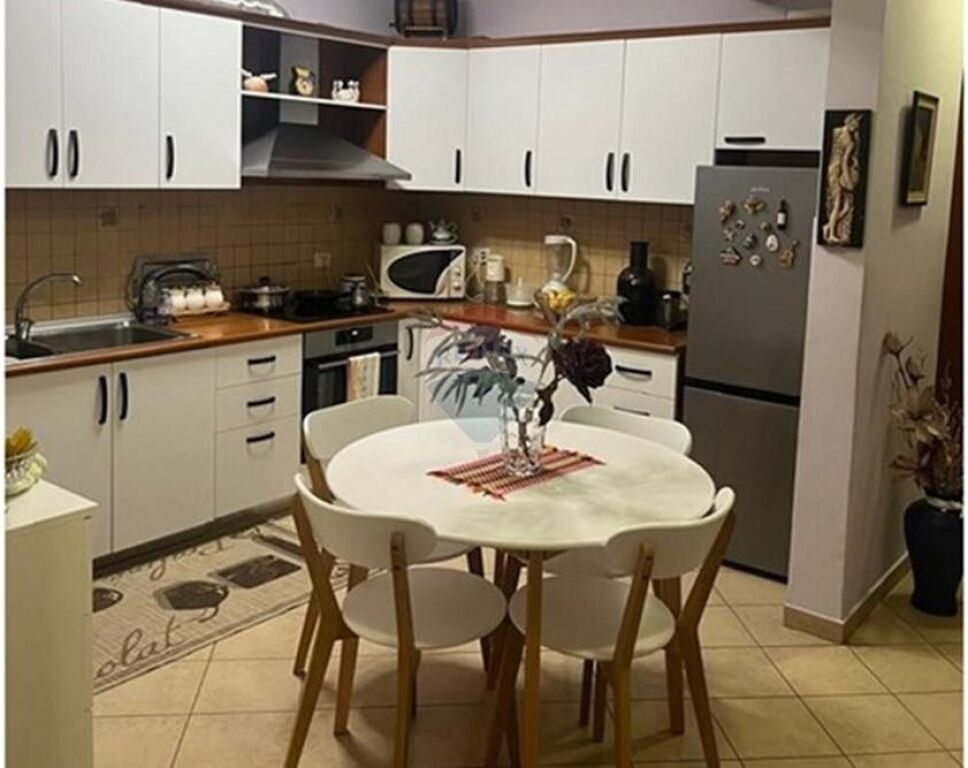 Apartament 2+1 per qira tek Rruga e Kavajes