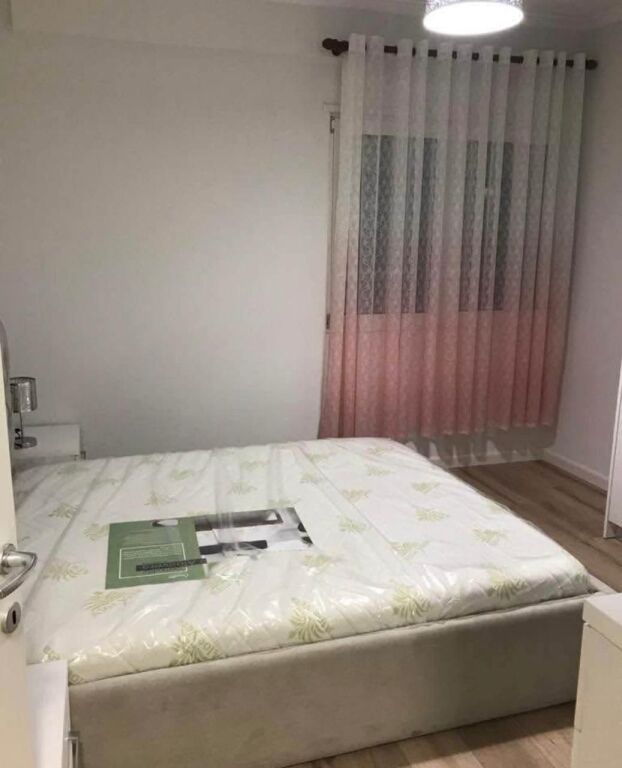 Appartamento 1+1 in affitto a due minuti dal Comune di Parigi