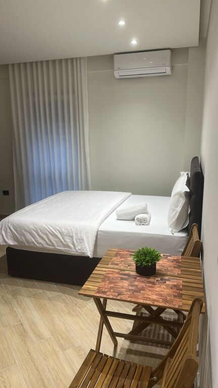 May 5 Studio Apartment for Rent