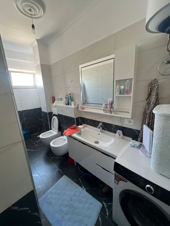 Jepet me qira apartament 1+1