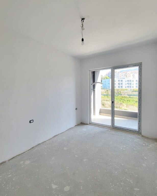 Shitet Apartament 2+1 në Fresk