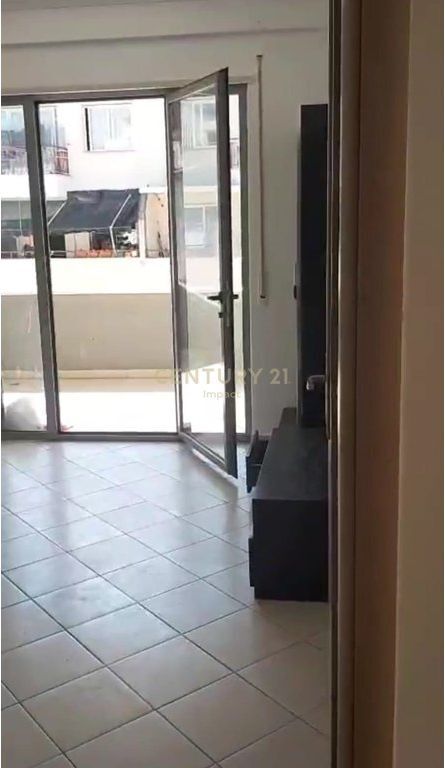 Apartament 1+1 Me Qira në Yzberish, Tiranë - 400€!