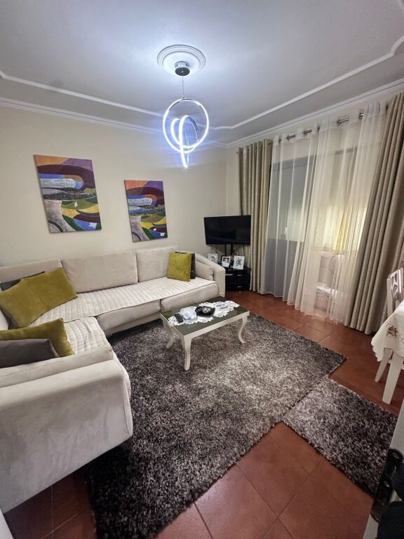 JEPET ME QIRA APARTAMENT 1+1 – PORCELAN, XHAMIA XHURA