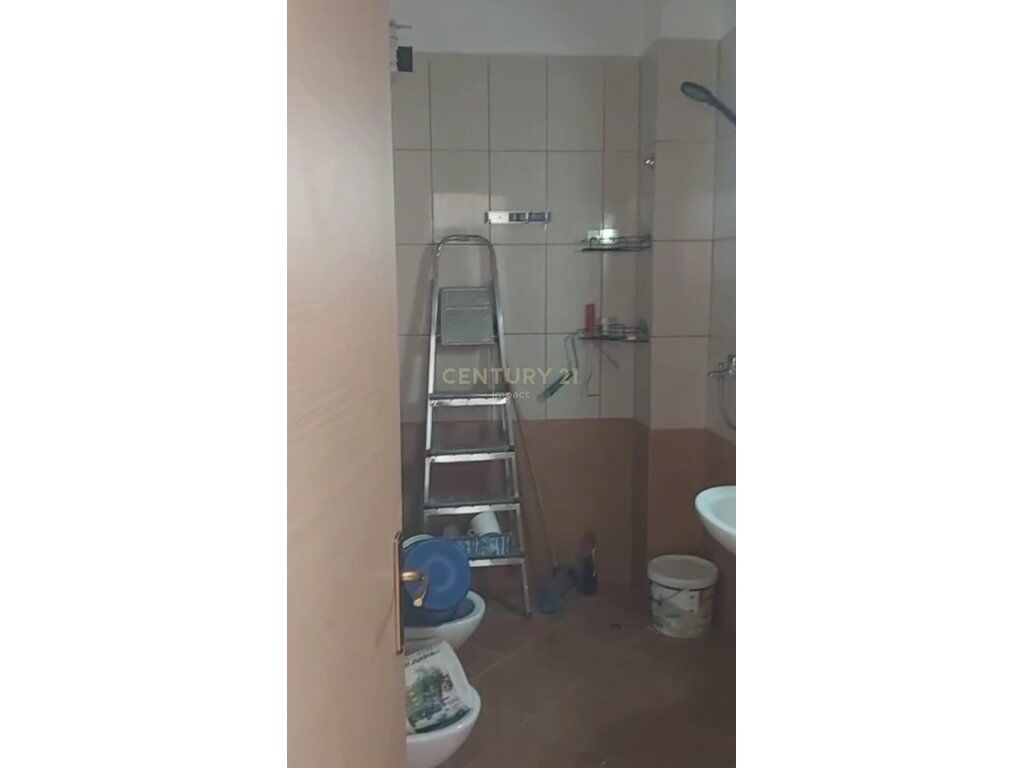 Apartament 1+1 Me Qira në Yzberish, Tiranë - 400€!