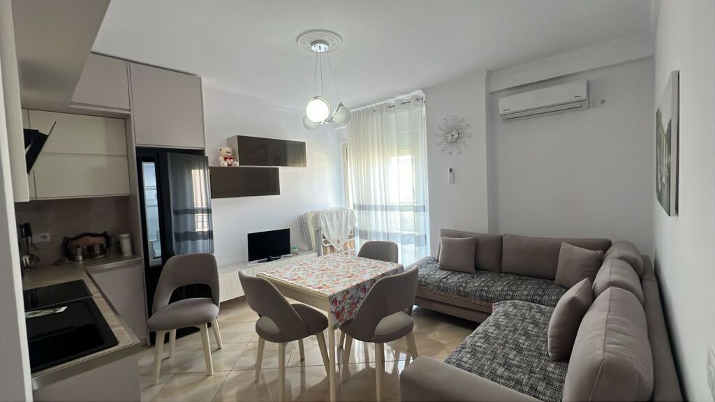 Jepet me qira apartament 1+1