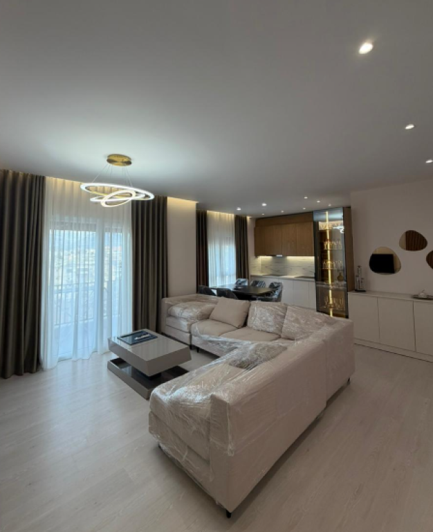 Appartamento 1+1 in Affitto – Xhamllik - 🅿️ 2 posti auto