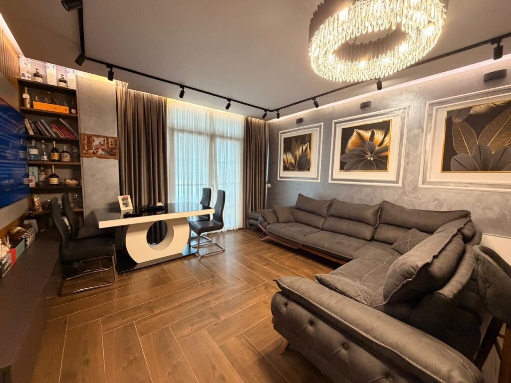 Apartament 2+1 me qera — Rruga e Portit