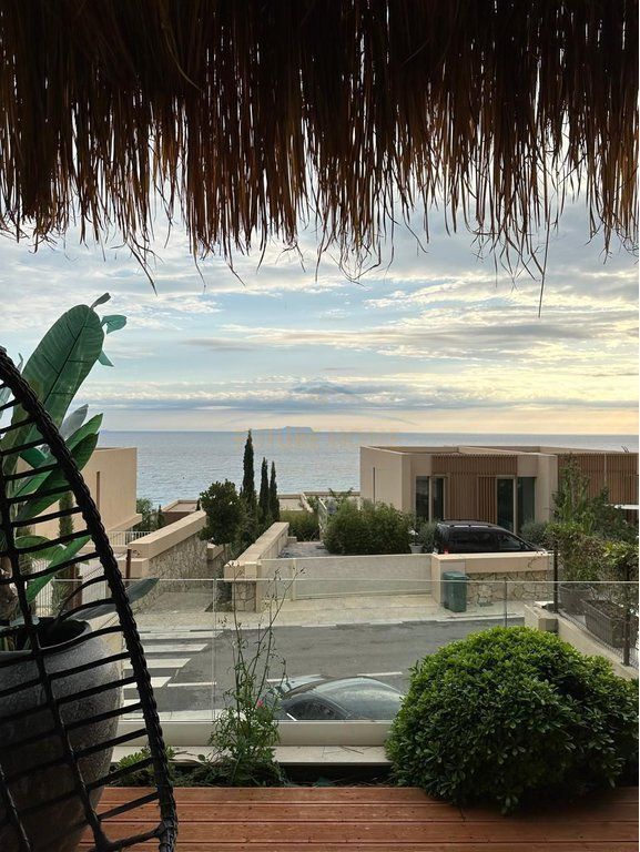 Shitet Apartament 2+1+Verande, Green Coast 1