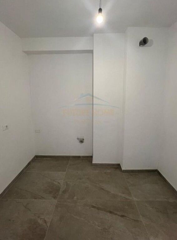 Qera, Ambient biznesi,Myslym Shyri