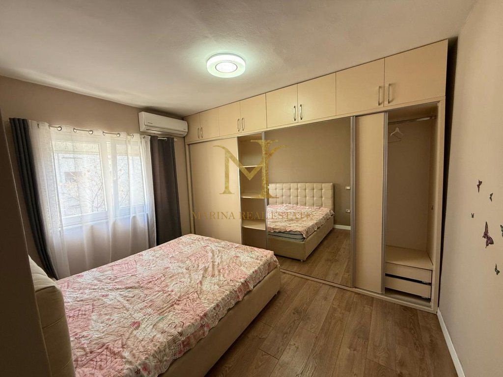 SHITET APARTAMENT 2+1+2 TUALETE PRANE QENDRRES TEK MUZEUMI DURRES !