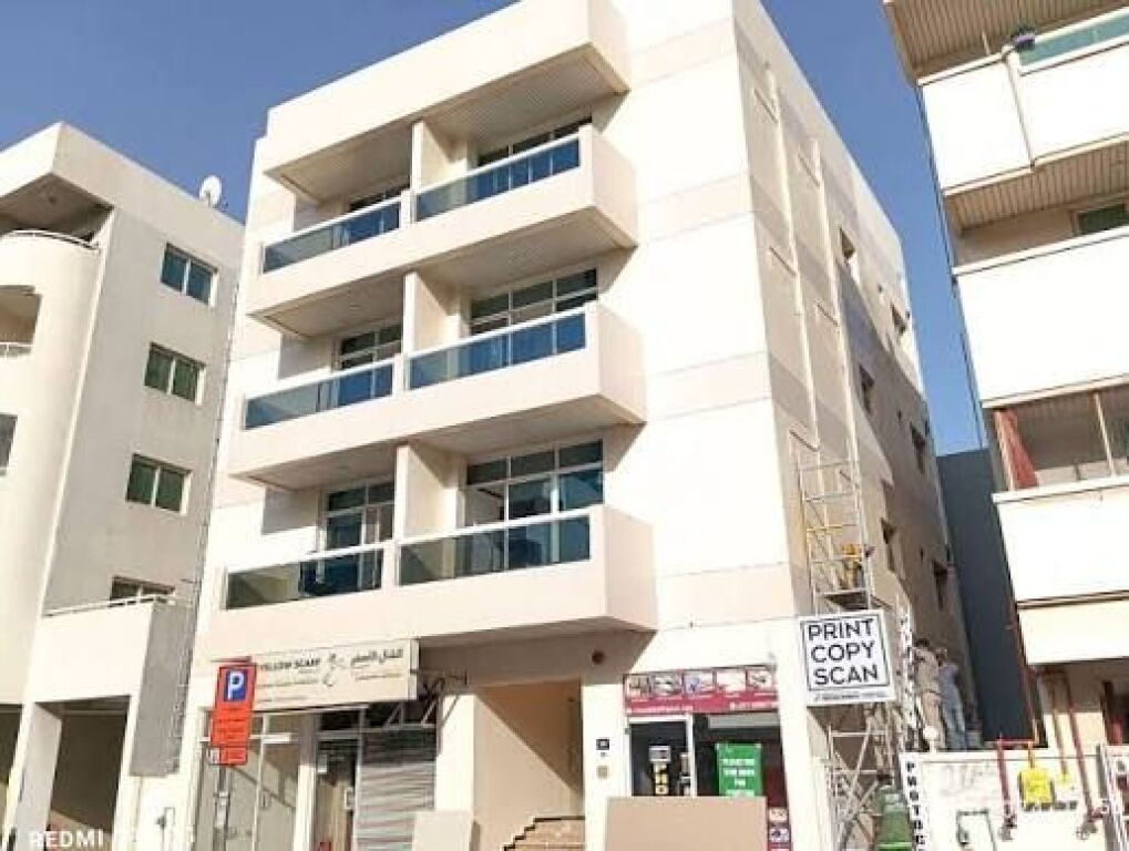 Shitet 1+1,Ish parku Autobuzave