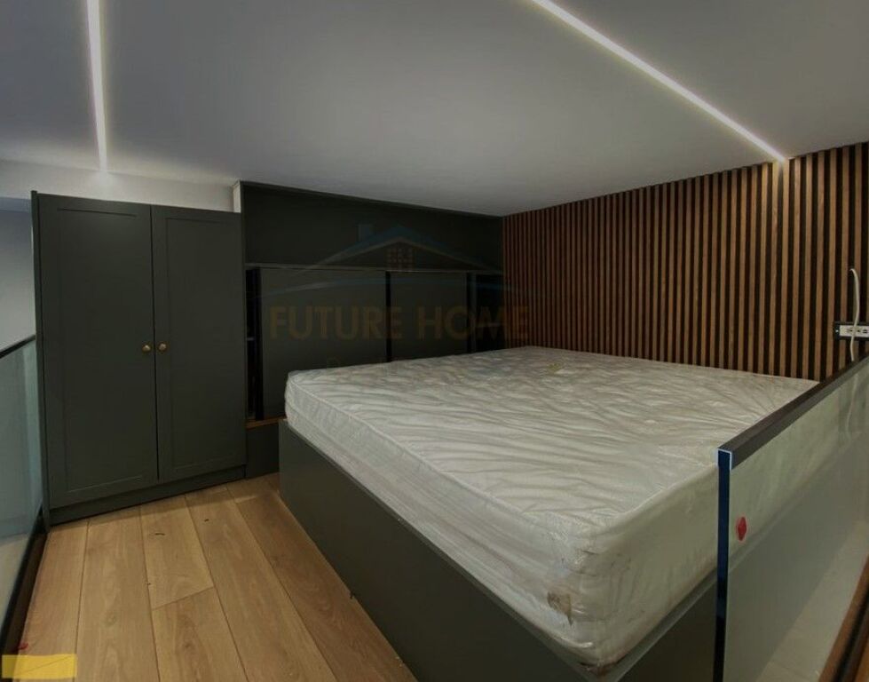 Shitet, Garsoniere, Materniteti I Ri