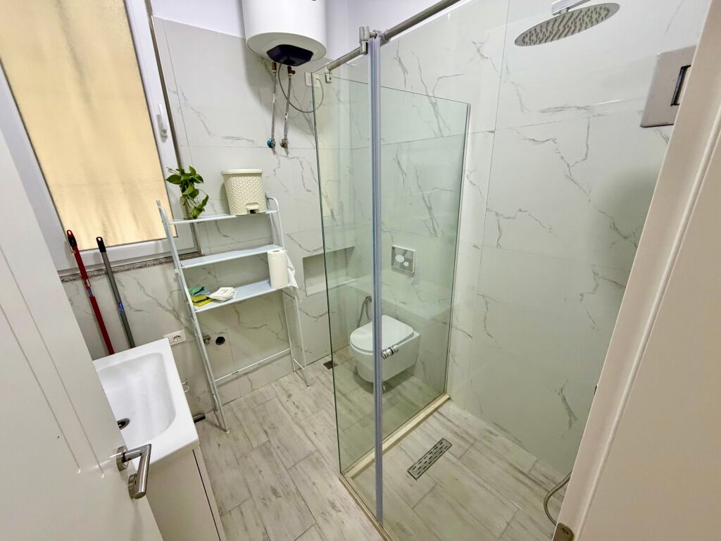 Shtëpi private 2+1 , 1-katëshe për Qira 📍 Baldushk