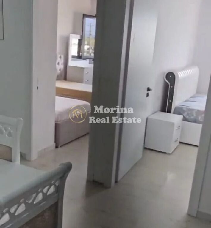 Qera | Shtëpi private 2 + 1 | Rruga Llazar Shapatini | 430 €/muaj