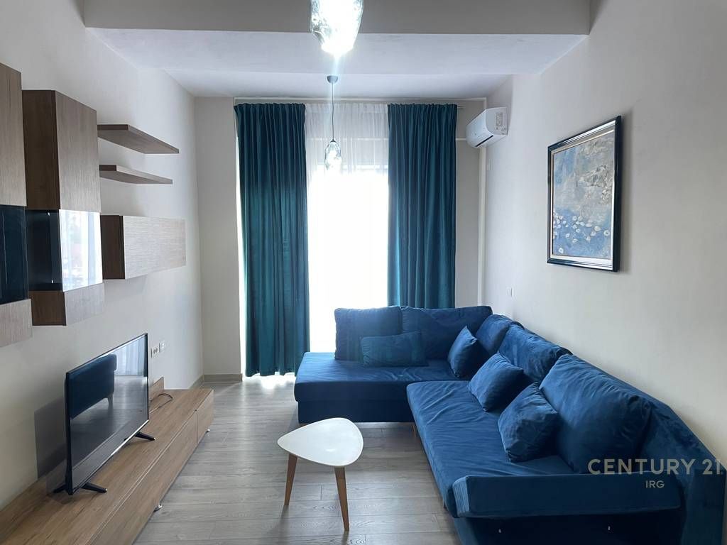 JEPET APARTAMENT ME QIRA NË XHAMLLIK 600 € /Mua