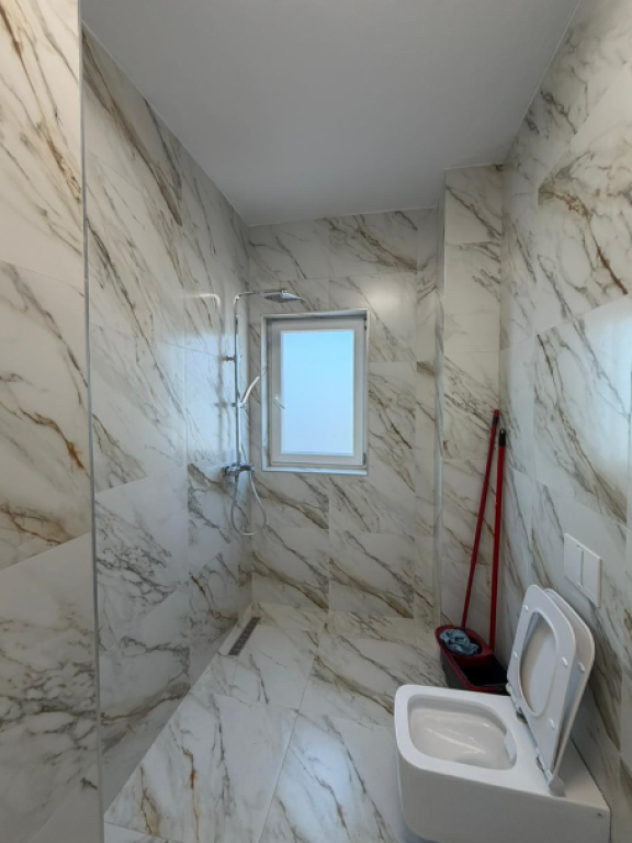 Appartamento 1+1 in Affitto – Xhamllik - 🅿️ 2 posti auto