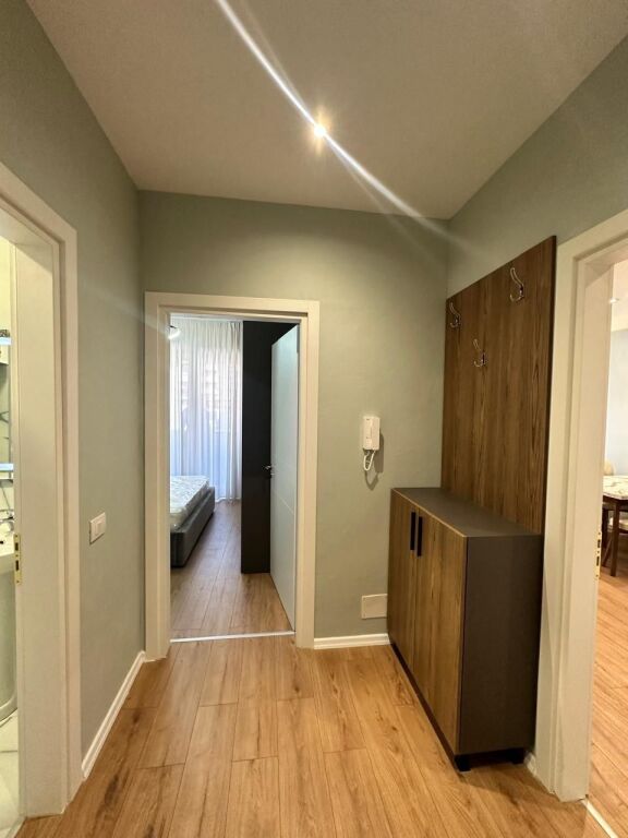 1+1,me post parkimi,urban gate astir,500 euro