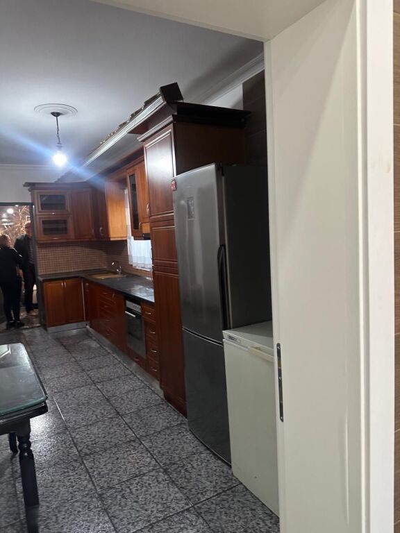 Jepet apartament me qera