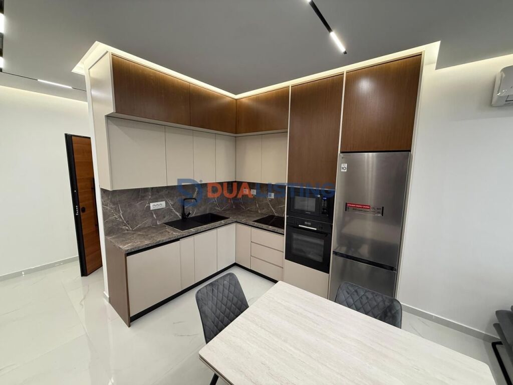 🏡 Qera Apartament 1+1 + 🅿️ në Zogu i Zi 📍 Zogu i Zi (përballë Ring Center) 🏢 Ndërtim i ri