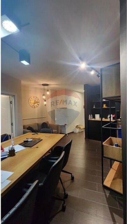 Ambient Zyrash me Qira ne Bllok