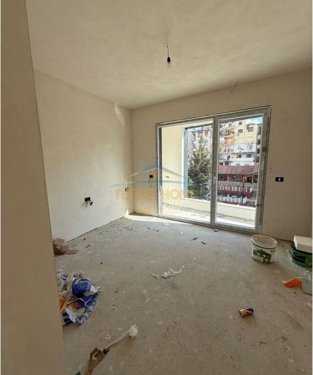 For sale, Apartment 2+1+2+Storage, near Alidemi Field, Tirana., Tirana.