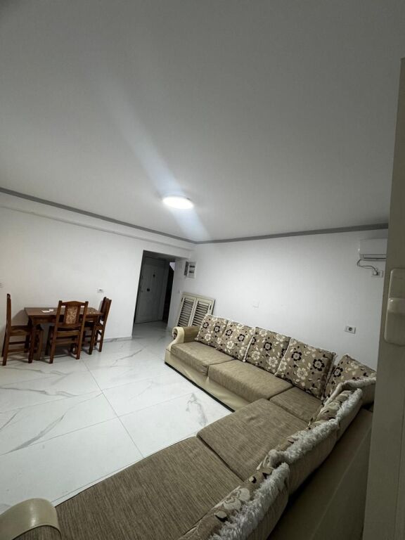 Shitet apartament 1+1 dhe piceri , Rr. Vasil Shanto