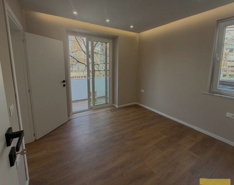 Qera, Apartament 1+1 , Rruga Mine Peza, Tiranë 400 €