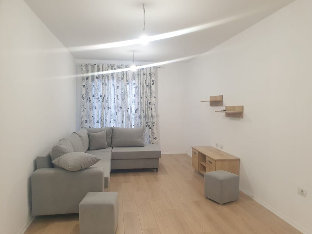 🏡 Apartament 3+1 me qira në Kombinat