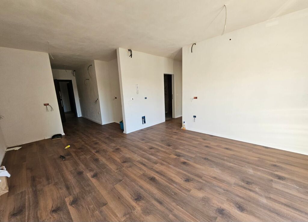 Porcelan Shitet Apartament 2+1+2