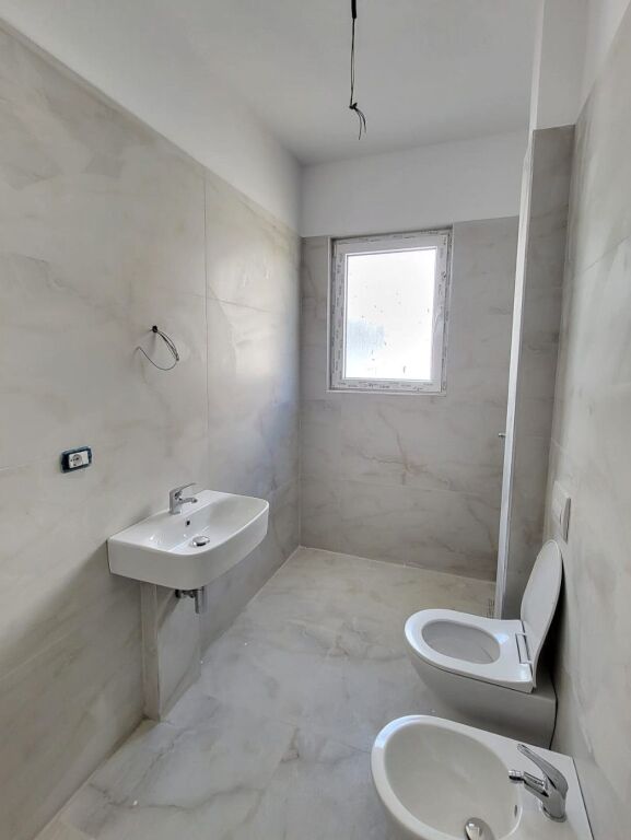 Shitet Apartament 2+1 në Fresk