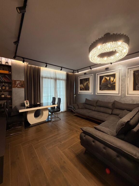 Apartament 2+1 me qera — Rruga e Portit